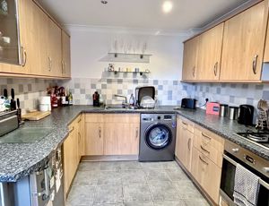Kitchen- click for photo gallery